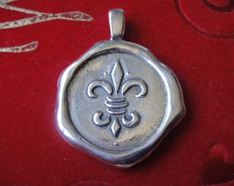 925 sterling silvder large disc with fleur de lis, silver fleur de lis pendant, fleur de lis, large fleur de lis, silver fleur de lis charm