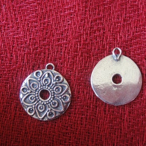 925 sterling silver oxidized  flower charm, pendant 1 pc., silver flower charm, flower, round disc flower print charm, flower disc charm