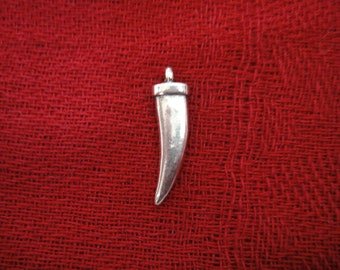 925 Sterling Silver oxidized  Horn Tusk Pendant, sterling silver horn tusk, silver horn, silver tusk, silver horn charm, horn, tusk charm