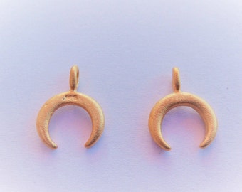 Vermeil, 18 kt goud op 925 sterlingzilver Halve maan hanger, dubbele hoorn hanger, mat gouden halve maan, ellips, gouden maan, maan