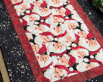 Camino de mesa de Papá Noel acolchado - Decoración de mesa navideña - Caminos de mesa navideños hechos a mano - 14-1/2 x 36