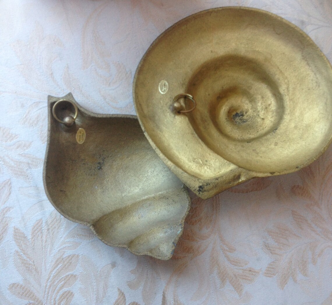 Set Nautical Décor - Pair of Vintage Brass Sea Shells -hang of Wall or ...