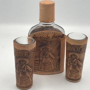 Mexico Guadalajara Hand Tooled Leather Flask Bottle And Two Shot Glasses- Unused Condition