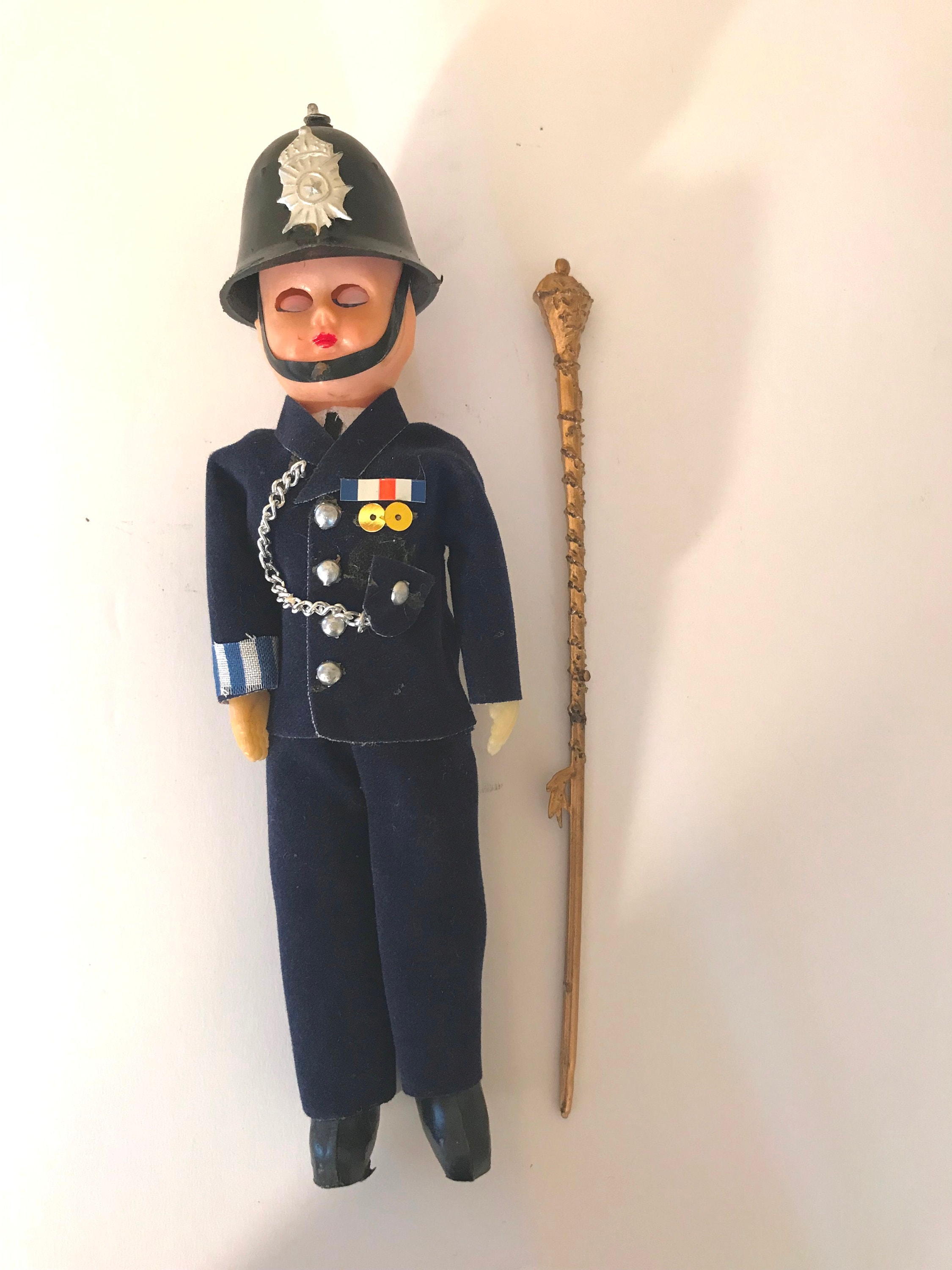 1986 Britains Hand Painted Die Cast Model Policeman//Bobby