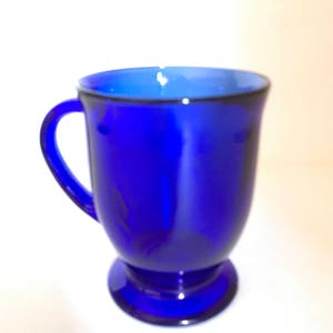 Vintage   cobalt blue glass coffee mug- Pedestal - Anchor Hocking