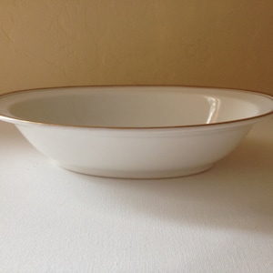Vintage White and Gold Syracuse &quot;Old Colony&quot; Oval Serving Dish- Oval
