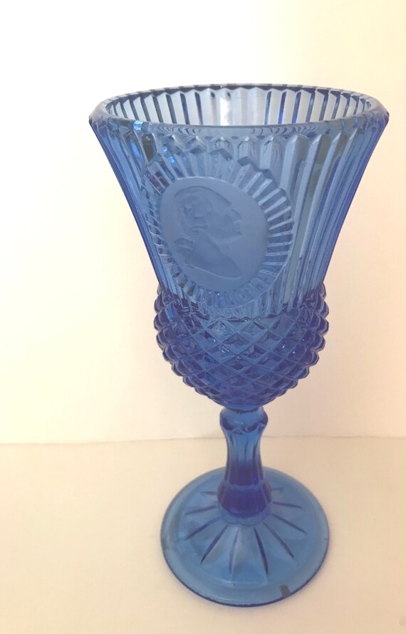 Vintage Avon by Fostoria Glass 8" Cobalt Blue George Washington Goblet 1975 Cameo vintage avon by fostoria glass 8 cobalt