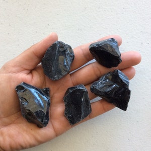 Natural Obsidian, Black obsidian, Raw Obsidian, Scrying, Rough obsidian, Volcano glass, volcanic glass