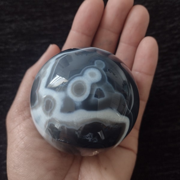 63mm Black Sardonyx Sphere, Banded Agate Sphere, Agate Crystal, Agate stone, black agate