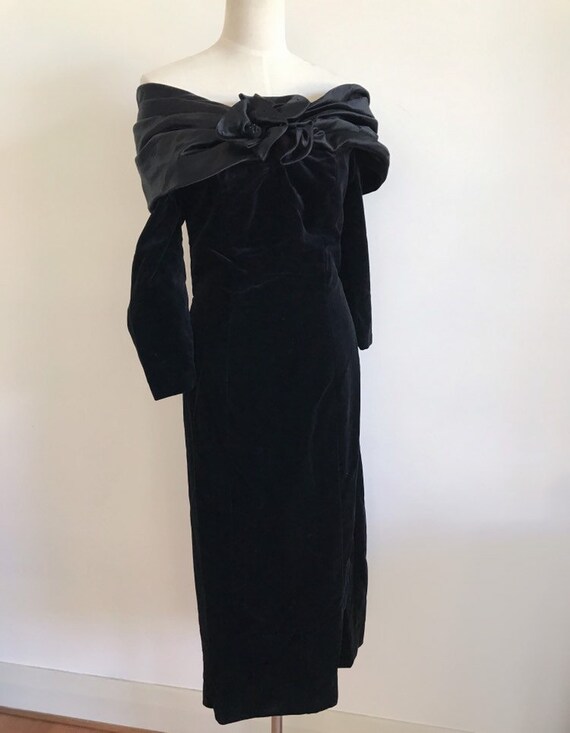 Vintage black velvet dress / off shoulder formal … - image 5