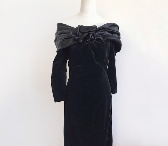 Vintage black velvet dress / off shoulder formal … - image 1