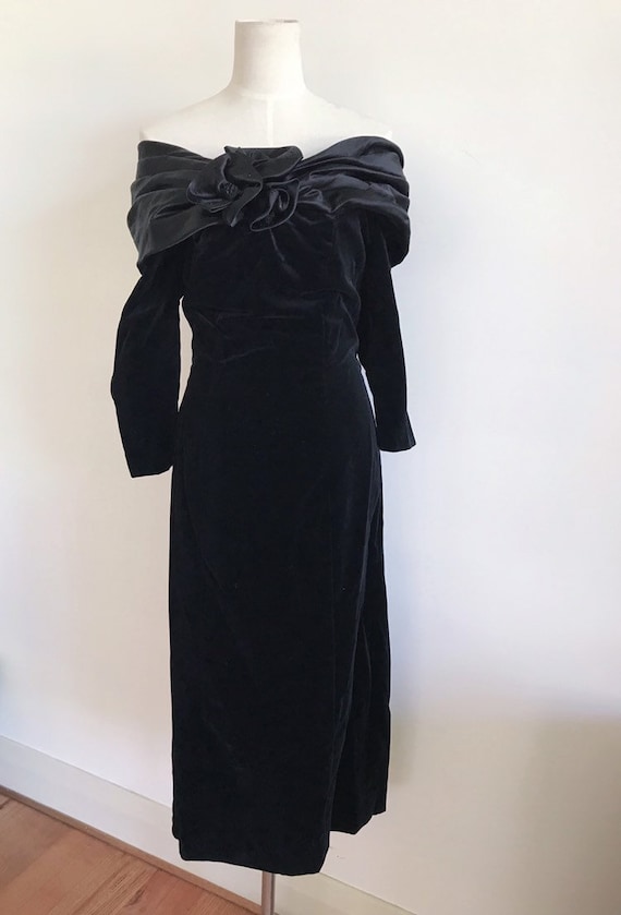 Vintage black velvet dress / off shoulder formal … - image 2