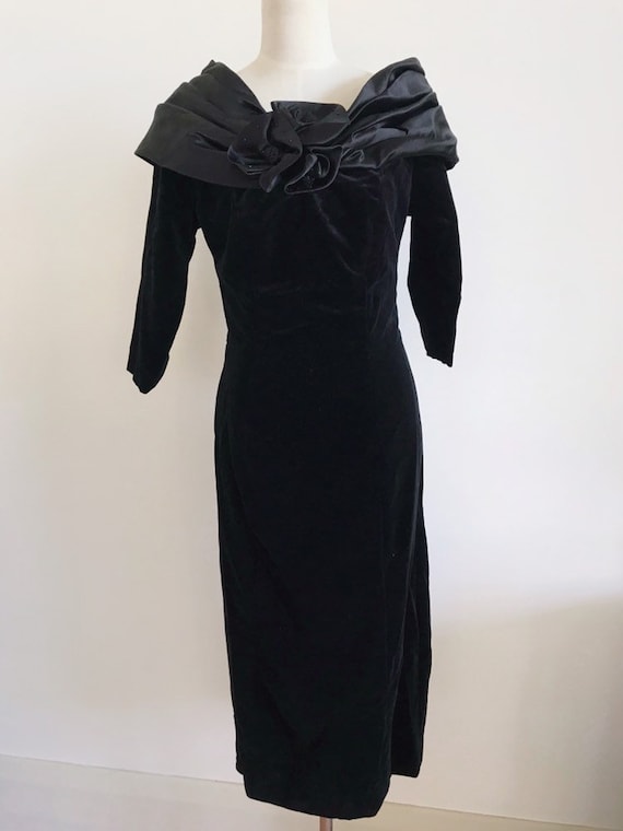 Vintage black velvet dress / off shoulder formal … - image 7