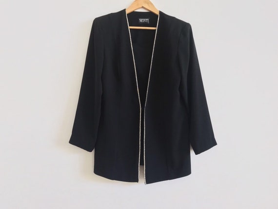 Vintage black blazer // vintage statement jacket /