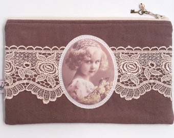 Zipper Pouch «Little Girl» Brown