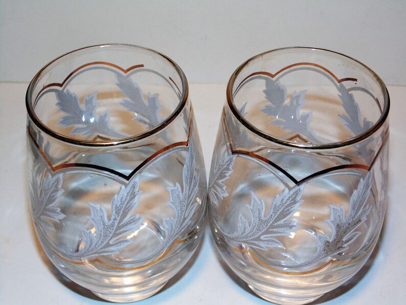 Kitchen Drinkware Two Glasses Gold Trim Vintage Glassware Leaf Pattern Libbey Roly Poly Tumblers Granny Chic.