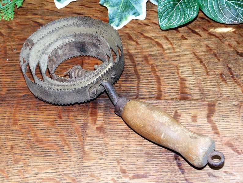 Vintage Horse Equine Curry Comb Rusty Metal w/Wood Handle Etsy