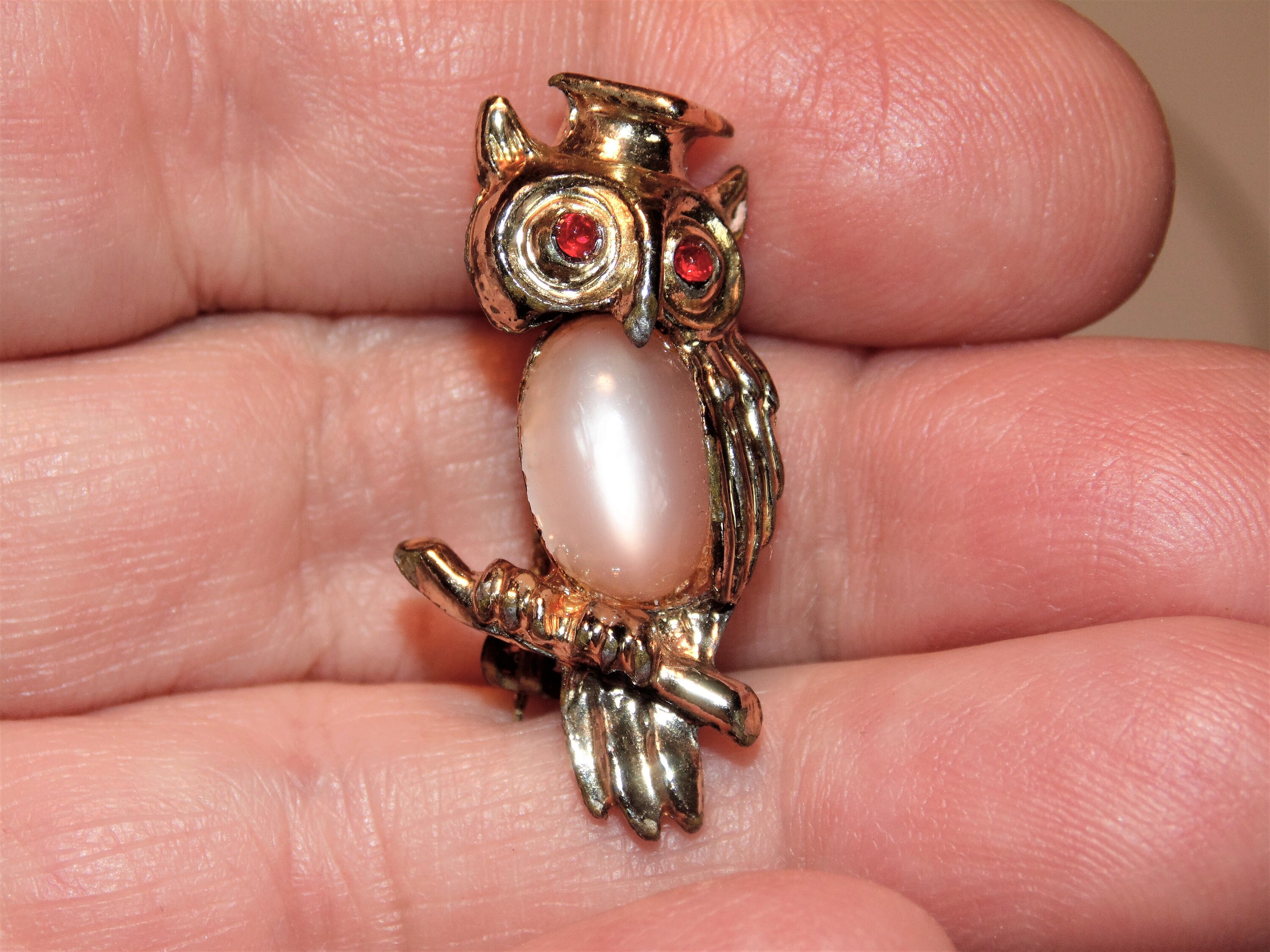 Owl Graduate Pin Ruby Rhinestone Eyes Pink Pearly Body Vintage Brooch Vintage Jewelry