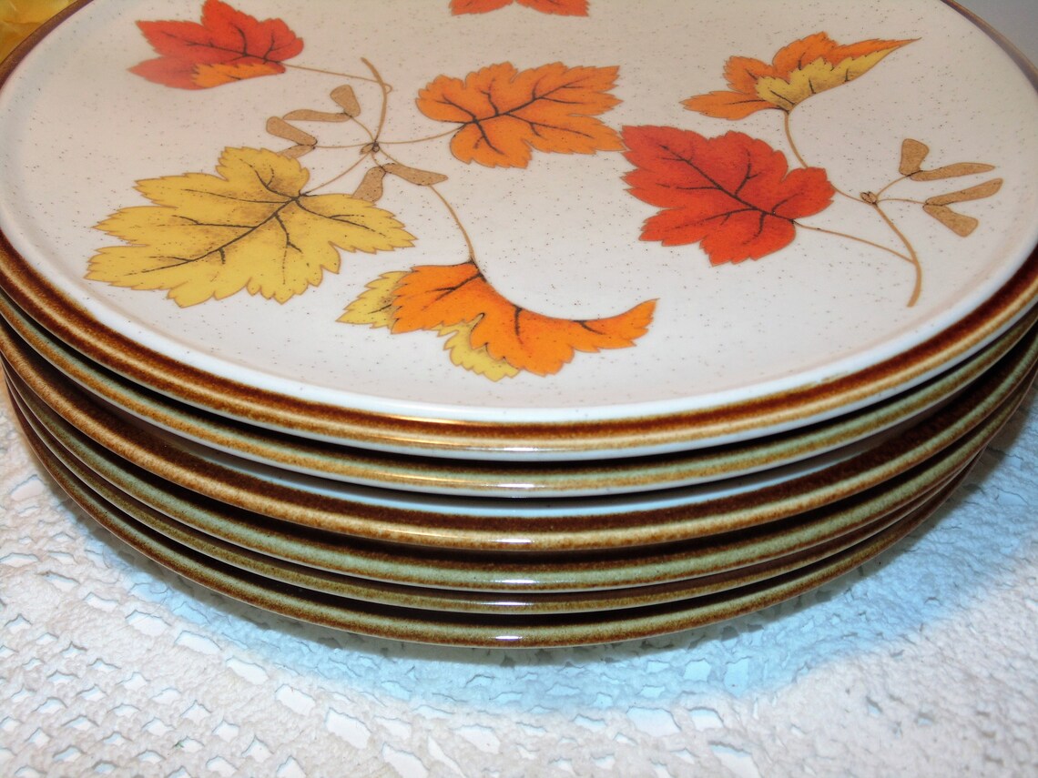 Mikasa Maple Leaf Dinner Plates Vintage Dinnerware Natural Etsy