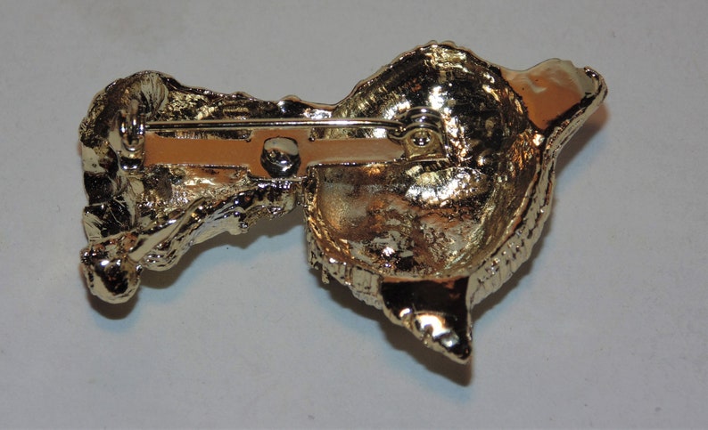 Costume Jewelry Kitten Feline Brooch Pin Gold Tone Metal Blouse Pin Kitty Cat Brooch With Blue Rhinestone Eyes and Collar