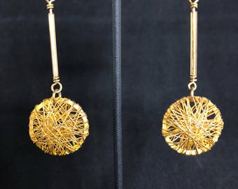 1960&#39;s - Mod - Dangle Earrings - Gold Earrings - Wire Bead Earrings - Drop Earrings - Gold - Circle Earrings - Minimalst Earrings - Funky -