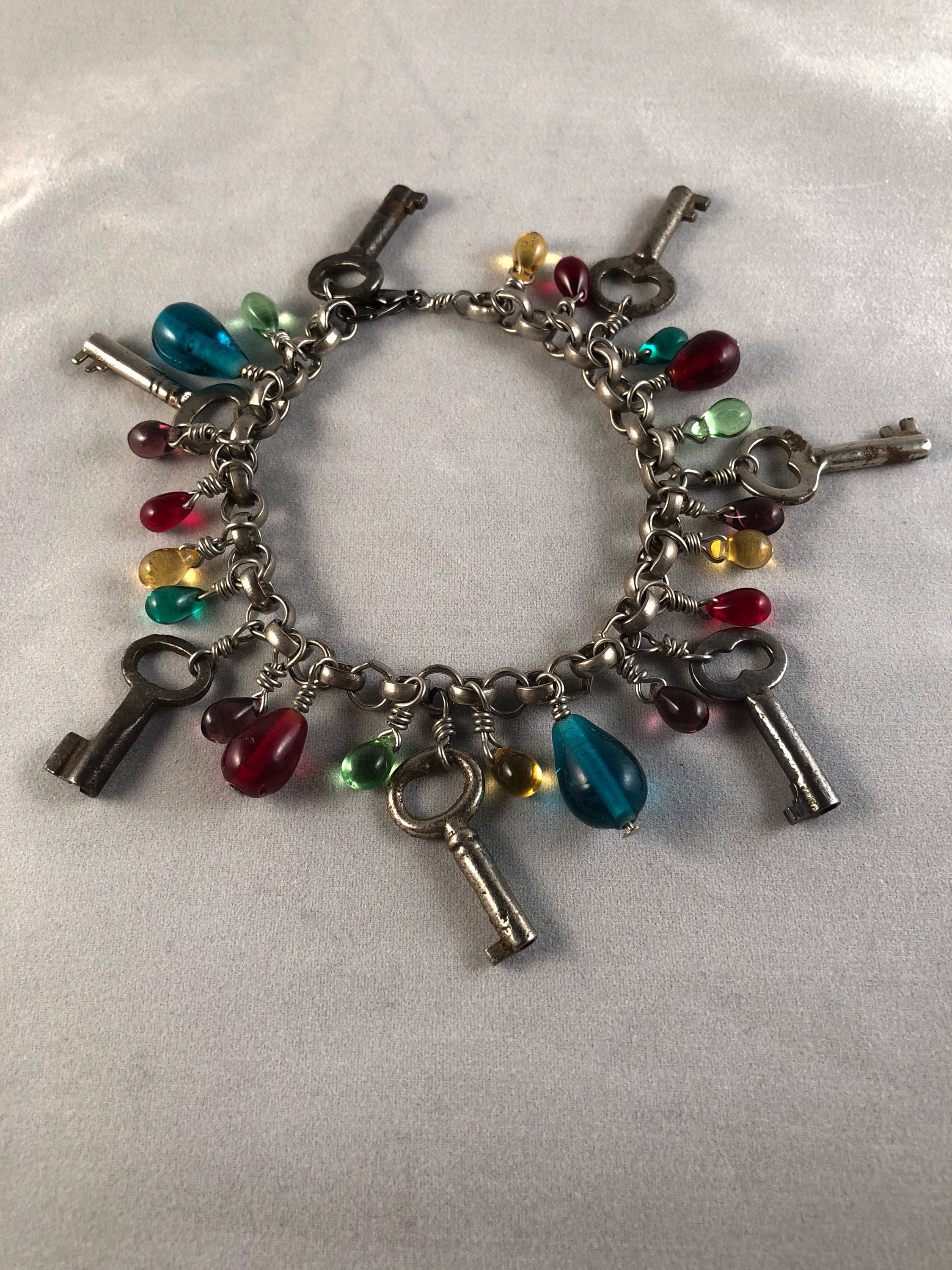 Lot De Bijoux Et Breloques Vintage Divers - Anciens, Rares, Métaux Mixtes (réf. R406)