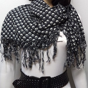 Vtg 80&#39;s Darling Black and white Rayon Versatile Long  Scarf with Fringe