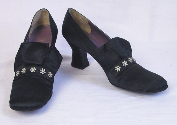 1960s Jerry Edouard Shoes ~ Black Silk Mod Court S