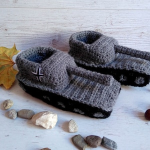 World War II tank panzer made of acrylic wool ideal as a gift for your partner and fans of the tanks