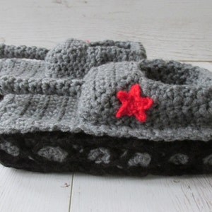 Panzer Slipper, Panzer tank Slipper ,best man gifts military , crochet tank slipper, Tank Hausshuche