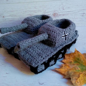 Crochet Tank Slippers Tank Slippers Boyfriend Gifts Panzer Hausschuhe Fathers Day Gift Panzer 1 Slippers Tankschuhe Tank Shoes  For Him