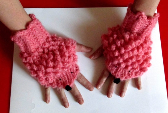 ハリネズミミトン ピンクのハリネズミの指なしミトン：女性用かぎ針編みの動物