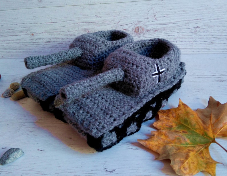 Lightweight and comfortable, this knitted panzer tank slippers become a fashionable attribute in any color of any wardrobe.