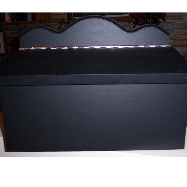 Mailbox pine wood, black paint and matte varnish, 2006F model