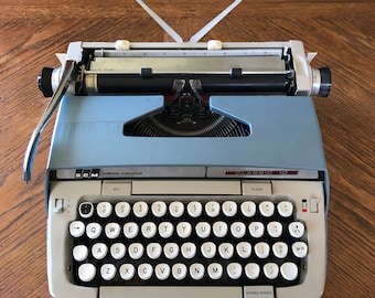 Smith-Corona Classic 10 Typewriter, Vintage Working Manual Portable Typewriter, All Metal Body