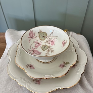 White and Pink Bavarian Breakfast Set