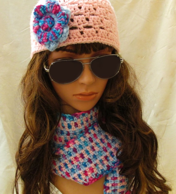 Items similar to Crochet Hat and Scarf Set on Etsy