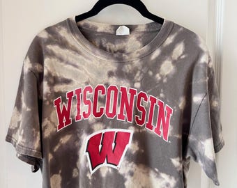 Vintage Tie Dye Wisconsin Badgers Cropped Tee