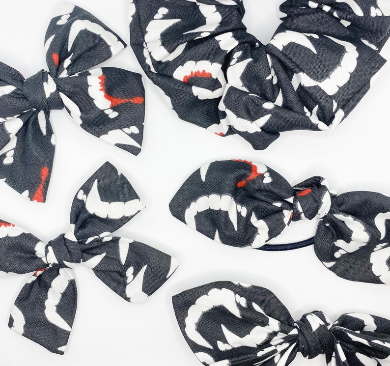 Mama Bow VAMPY halloween bow spooky hair bow halloween hair bow vampire hair bow spooky bow twilight hair bow vampire bow