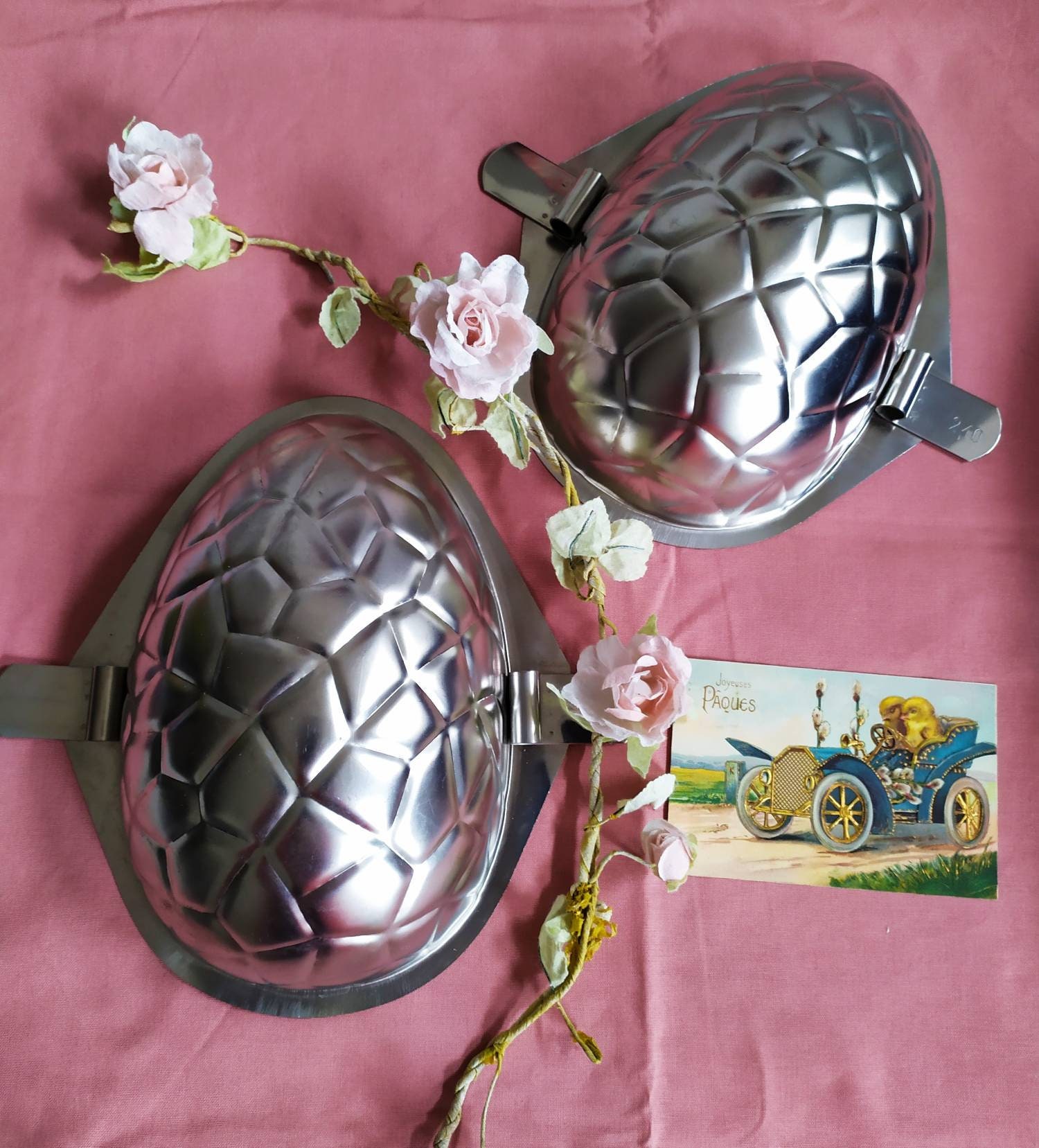 Énorme Vintage Français 2 Parties Easter Egg Chocolate Mold ~ Moule Métallique Cadeau de Collection,