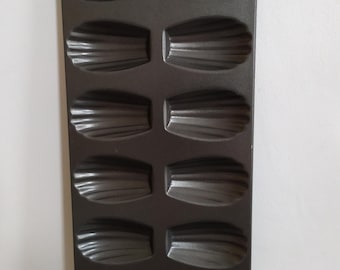 Vintage French Madeleine Mold: 12-Shell Cake Tin, Patisserie Decor