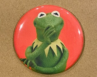 Frog In Red Magnet