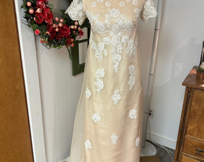 Vintage Ivory Lace Chiffon Ball Gown，Long A Line Wedding Dress Prom Dress Y8029 main image 1