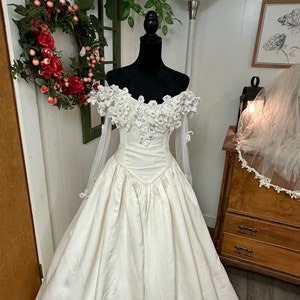 Francesca is a vintage wedding gown from 1990s image 1
