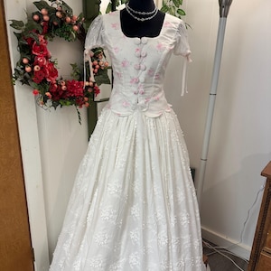 Jonnet is a 18th century two piece outfit