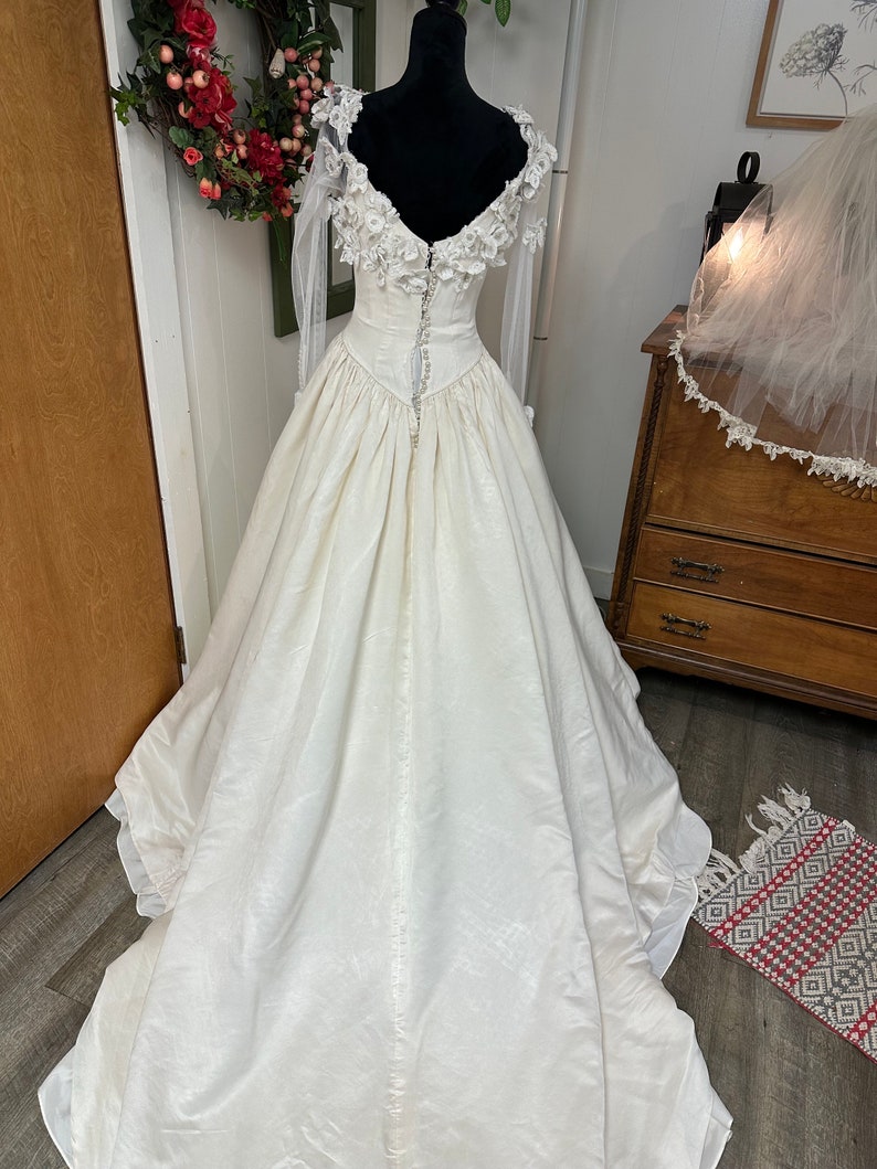 Francesca is a vintage wedding gown from 1990s image 9