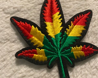 ac19s Cannabis leaf hippie reggae Patch ironing application patches size 8.3 x 9.6 cm