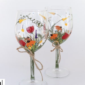 Wine Glasses, Hand Painted Wine Glasses, Keepsake, Gift Idea, Christmas Gift, for Mom, Gift for Her -- "Bouquet of wildflowers" -- Set of 2