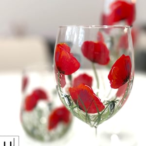 Hand painted glass | Poppies drinking glasses | Floral wine glasses | Gift for woman | Wine gift | Mother's Day gift | Poppies lover gift