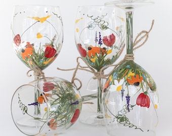 Blumenweingläser, handgemalte Weingläser, Andenken, Wildblumen Weingläser, handgemaltes Glasset, Hochzeitstischgläser